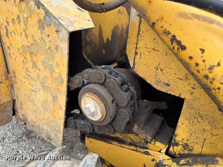 image for item FT8137 2019 Vermeer M475A trencher