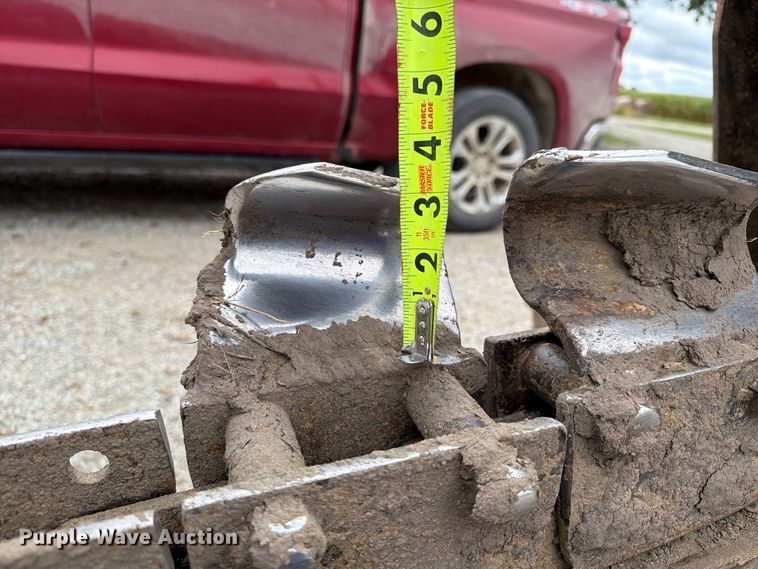 image for item FT8137 2019 Vermeer M475A trencher