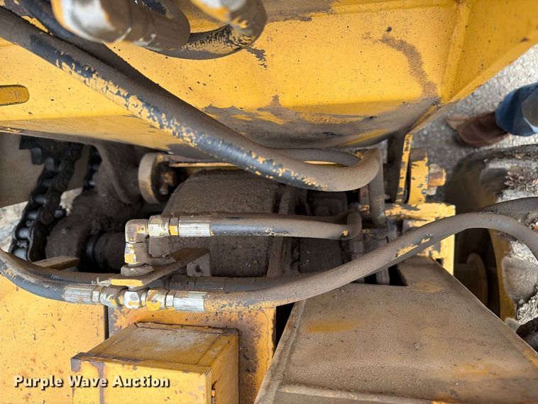 image for item FT8137 2019 Vermeer M475A trencher