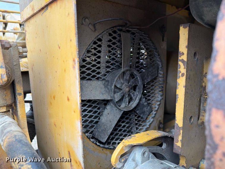 image for item FT8137 2019 Vermeer M475A trencher