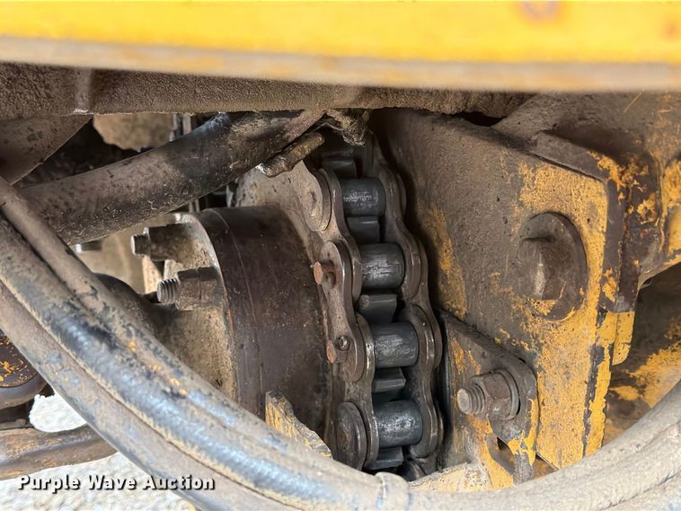 image for item FT8137 2019 Vermeer M475A trencher