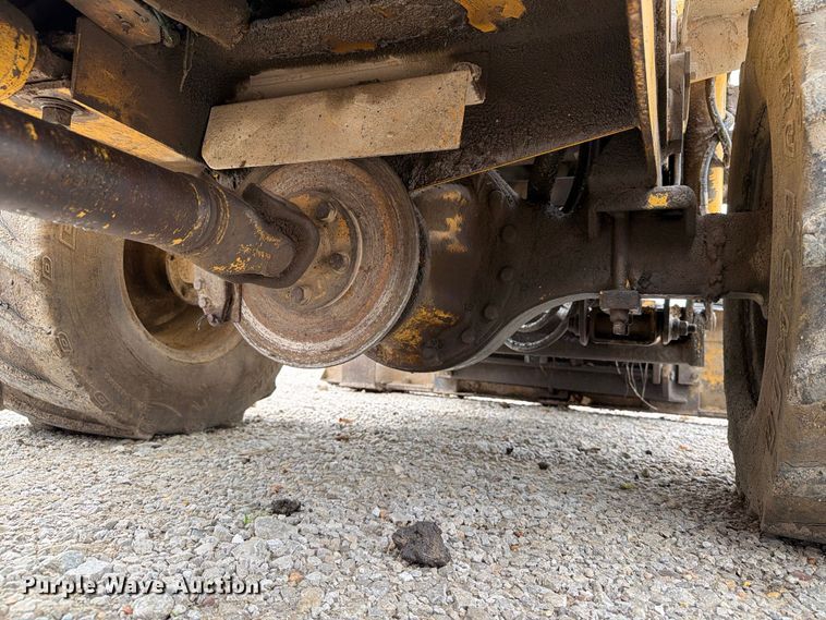 image for item FT8137 2019 Vermeer M475A trencher
