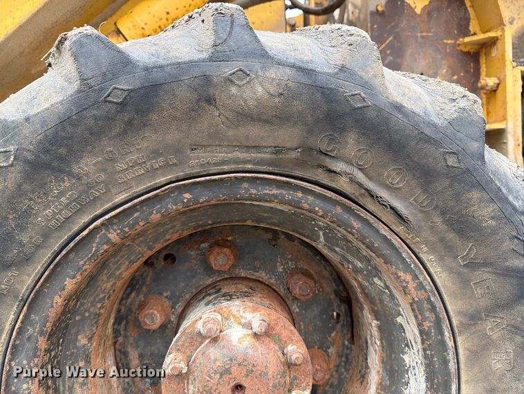 image for item FT8137 2019 Vermeer M475A trencher