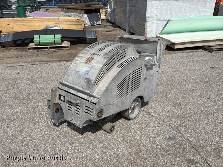 Husqvarna Soff Cut 4200 w/vac port concrete saw