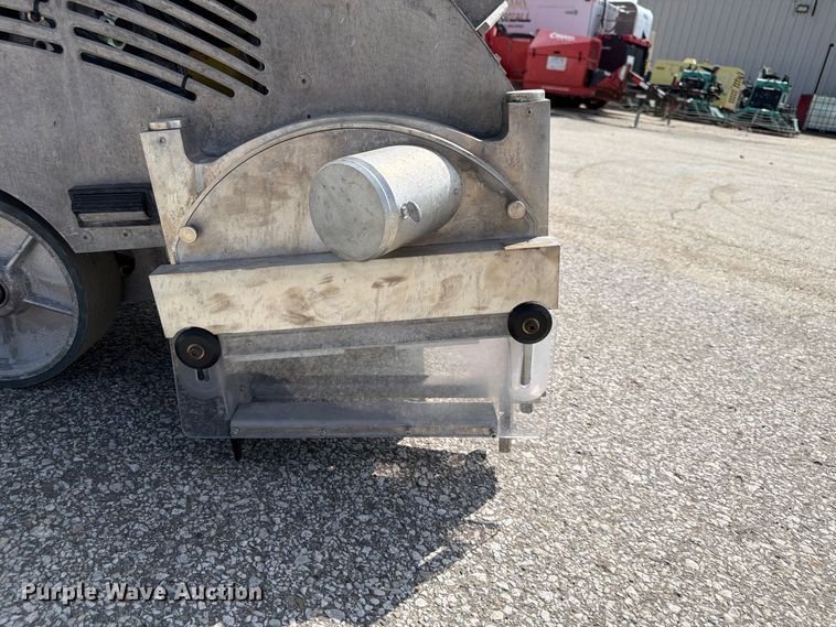 image for item FU0523 Husqvarna Soff Cut 4200 w/vac port concrete saw