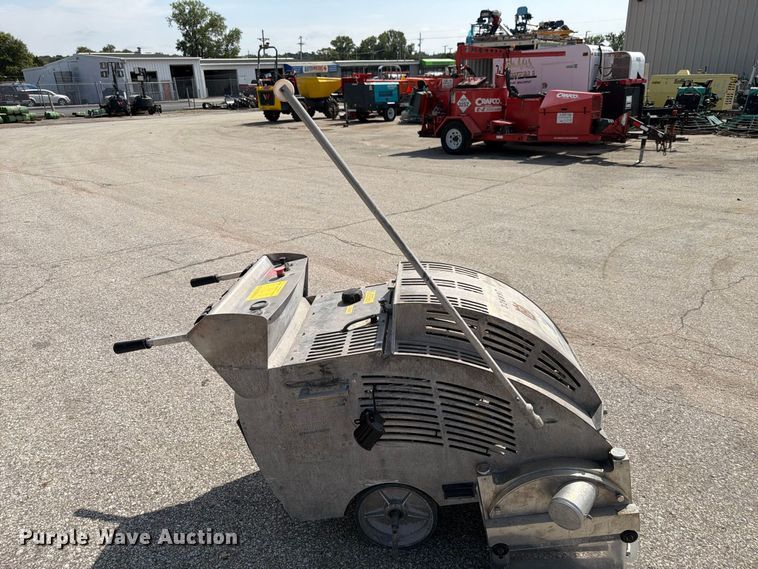 image for item FU0523 Husqvarna Soff Cut 4200 w/vac port concrete saw