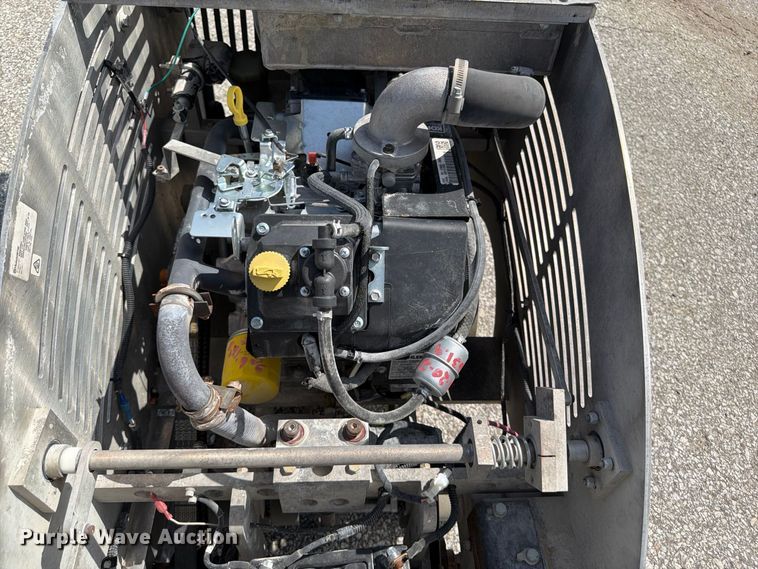 image for item FU0523 Husqvarna Soff Cut 4200 w/vac port concrete saw