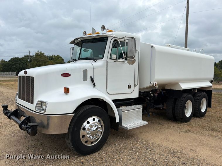 image for item FU1050 2002 Peterbilt 330 water truck