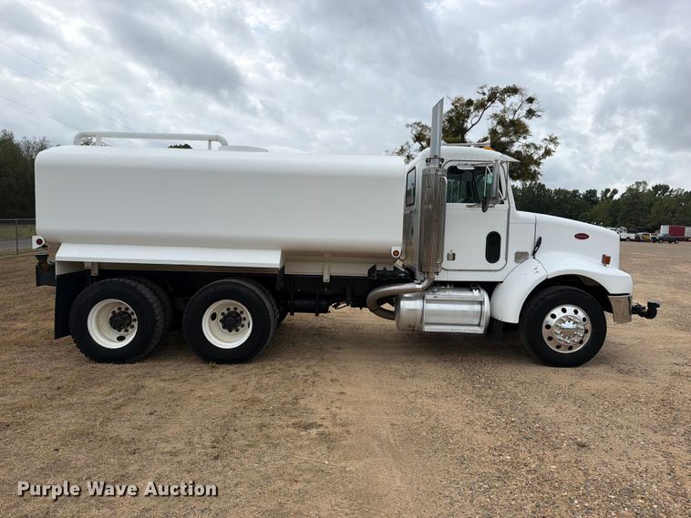 image for item FU1050 2002 Peterbilt 330 water truck