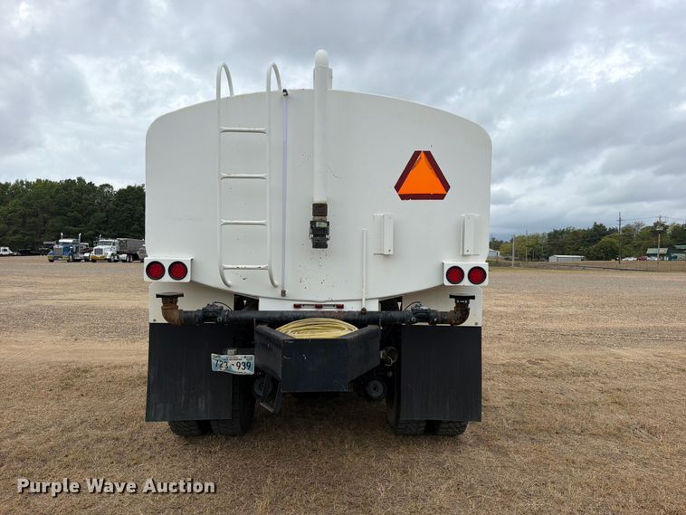 image for item FU1050 2002 Peterbilt 330 water truck