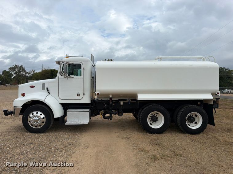 image for item FU1050 2002 Peterbilt 330 water truck
