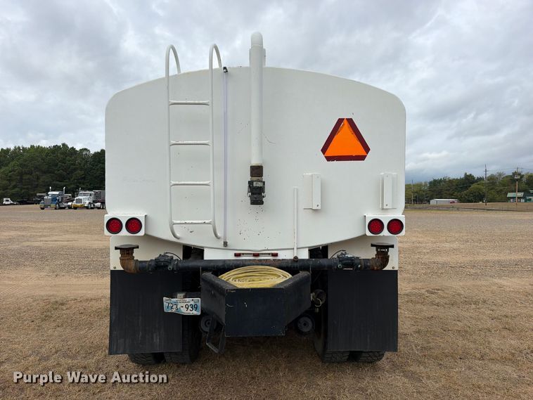 image for item FU1050 2002 Peterbilt 330 water truck