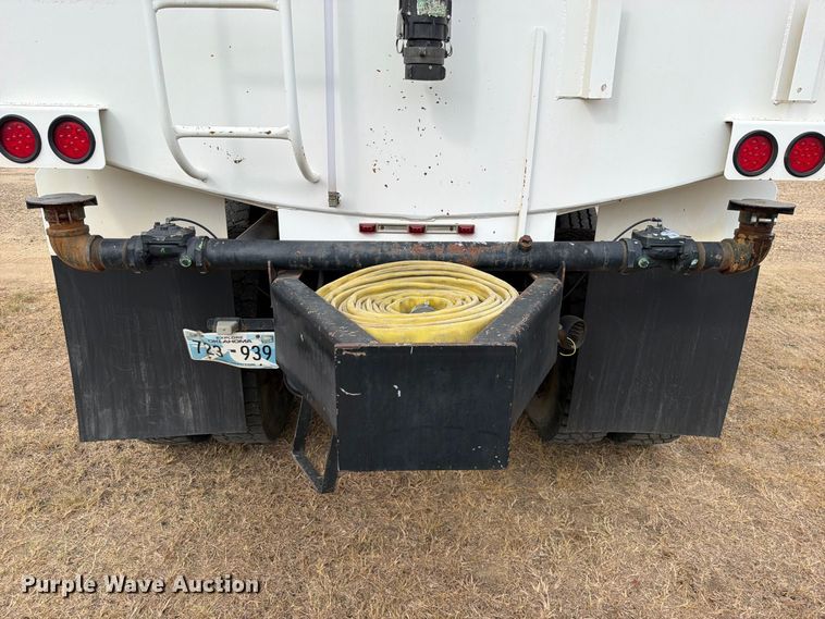 image for item FU1050 2002 Peterbilt 330 water truck