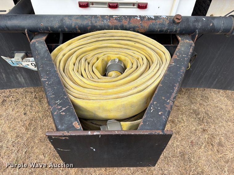 image for item FU1050 2002 Peterbilt 330 water truck