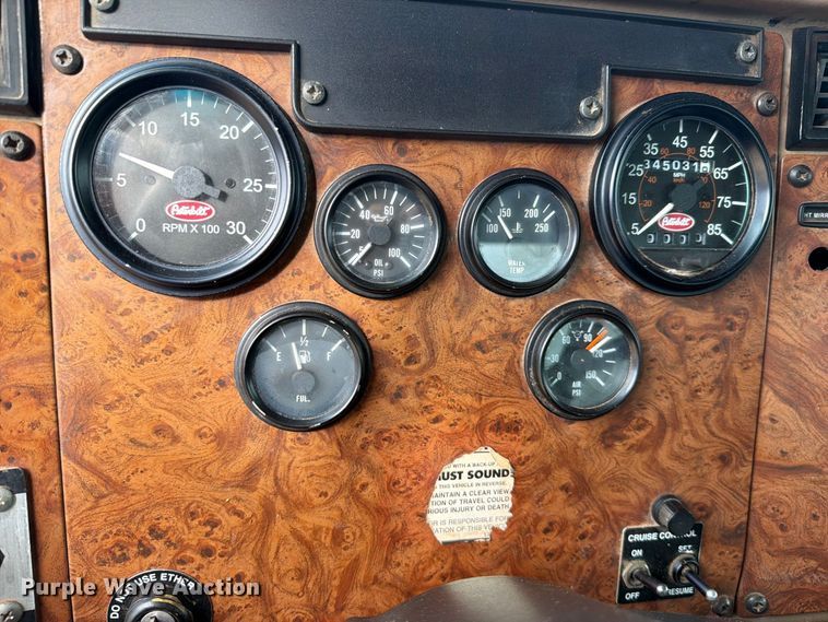 image for item FU1050 2002 Peterbilt 330 water truck