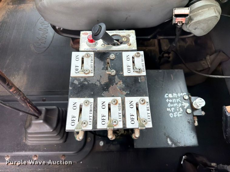 image for item FU1050 2002 Peterbilt 330 water truck