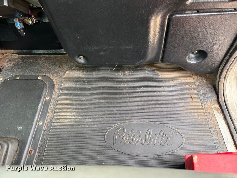 image for item FU1050 2002 Peterbilt 330 water truck