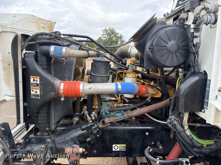 image for item FU1050 2002 Peterbilt 330 water truck