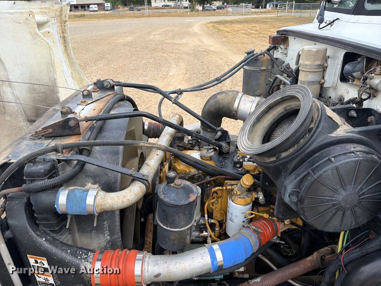 image for item FU1050 2002 Peterbilt 330 water truck