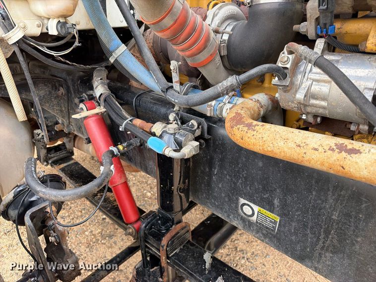 image for item FU1050 2002 Peterbilt 330 water truck