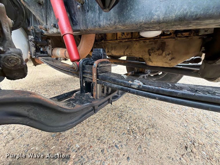 image for item FU1050 2002 Peterbilt 330 water truck