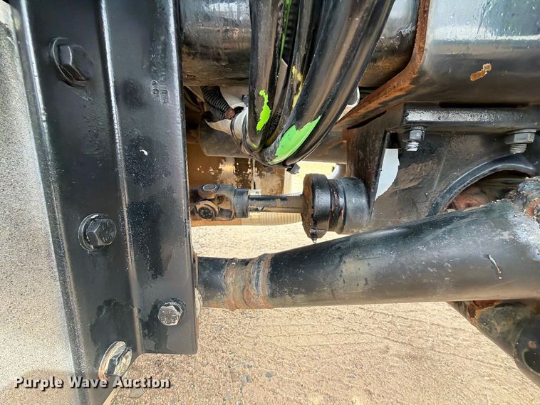 image for item FU1050 2002 Peterbilt 330 water truck