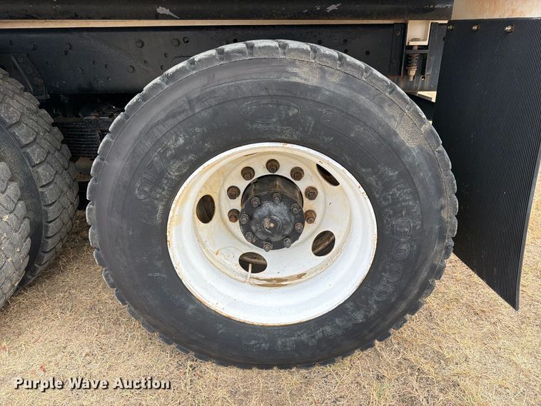 image for item FU1050 2002 Peterbilt 330 water truck