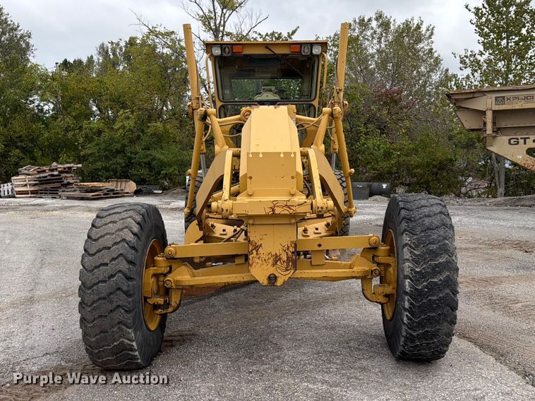 image for item FU4700 2001 Caterpillar 140H motor grader