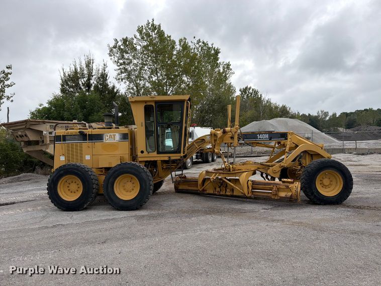 image for item FU4700 2001 Caterpillar 140H motor grader