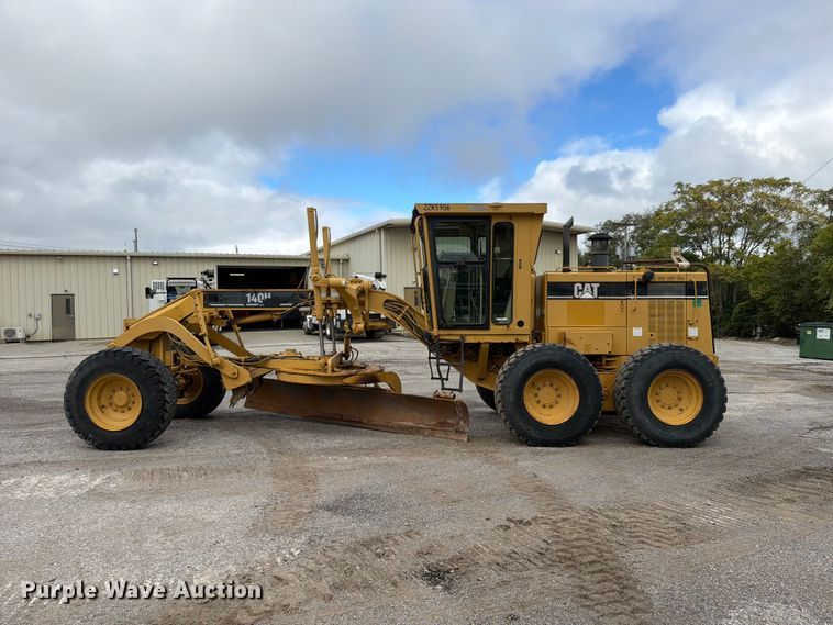 image for item FU4700 2001 Caterpillar 140H motor grader