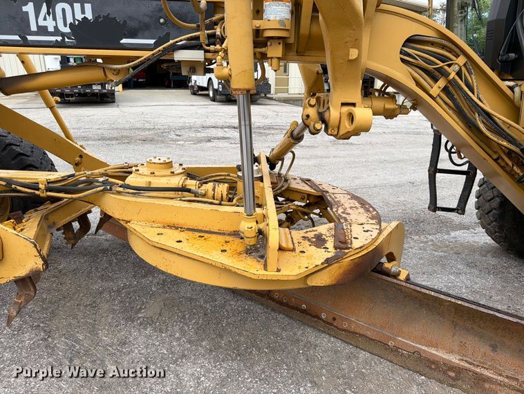 image for item FU4700 2001 Caterpillar 140H motor grader
