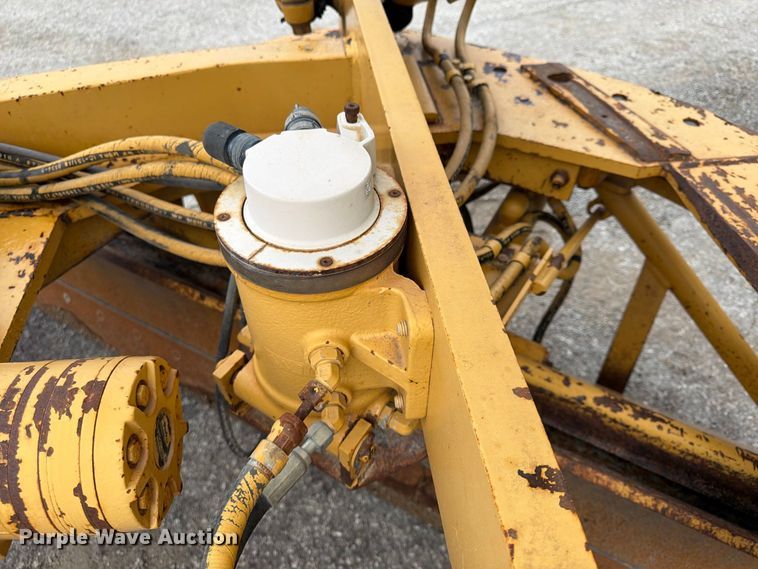 image for item FU4700 2001 Caterpillar 140H motor grader