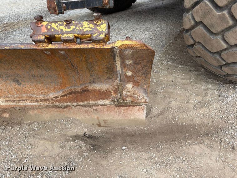 image for item FU4700 2001 Caterpillar 140H motor grader