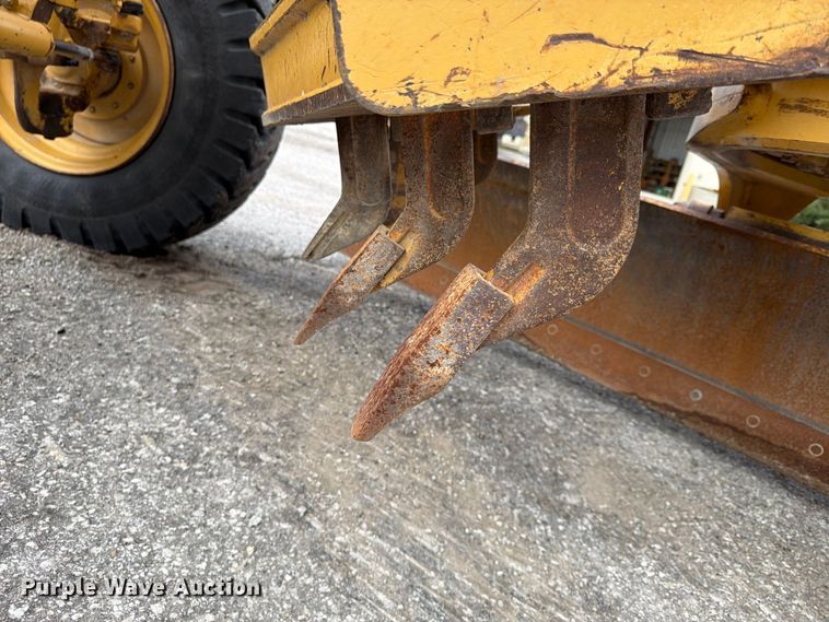 image for item FU4700 2001 Caterpillar 140H motor grader