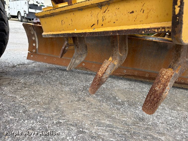 image for item FU4700 2001 Caterpillar 140H motor grader