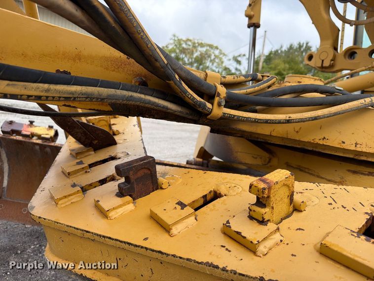 image for item FU4700 2001 Caterpillar 140H motor grader