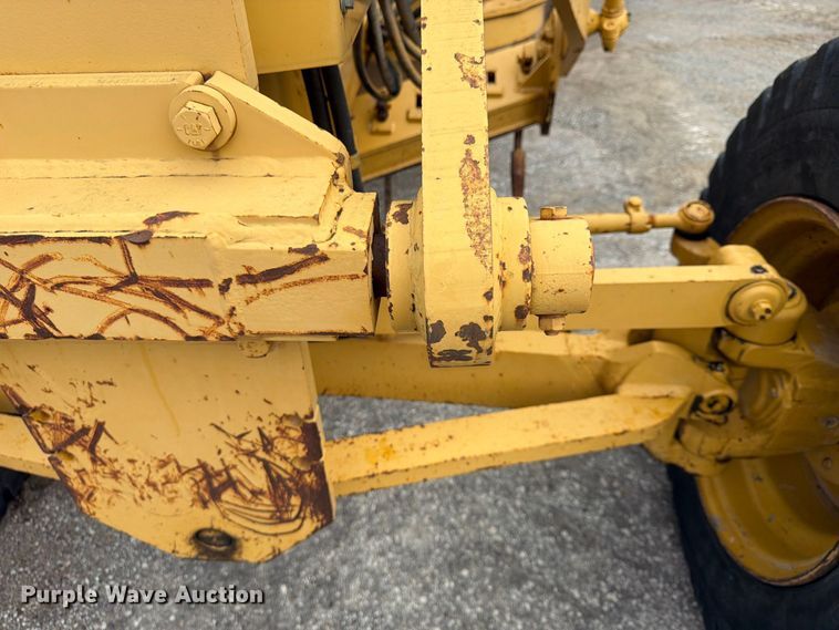 image for item FU4700 2001 Caterpillar 140H motor grader