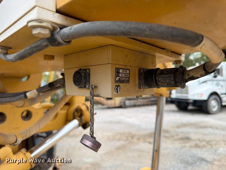 image for item FU4700 2001 Caterpillar 140H motor grader