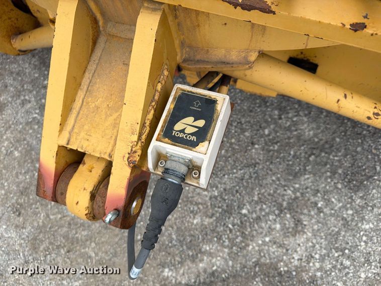 image for item FU4700 2001 Caterpillar 140H motor grader