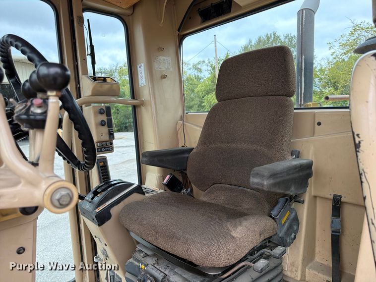 image for item FU4700 2001 Caterpillar 140H motor grader