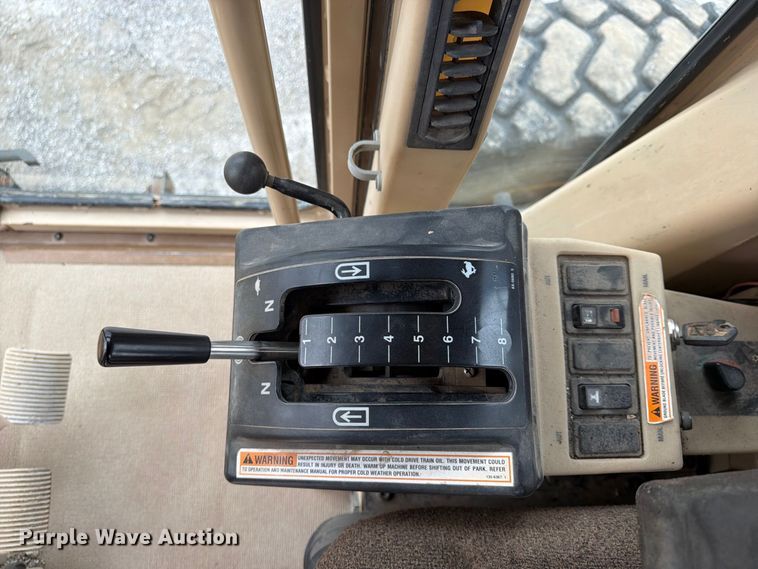 image for item FU4700 2001 Caterpillar 140H motor grader