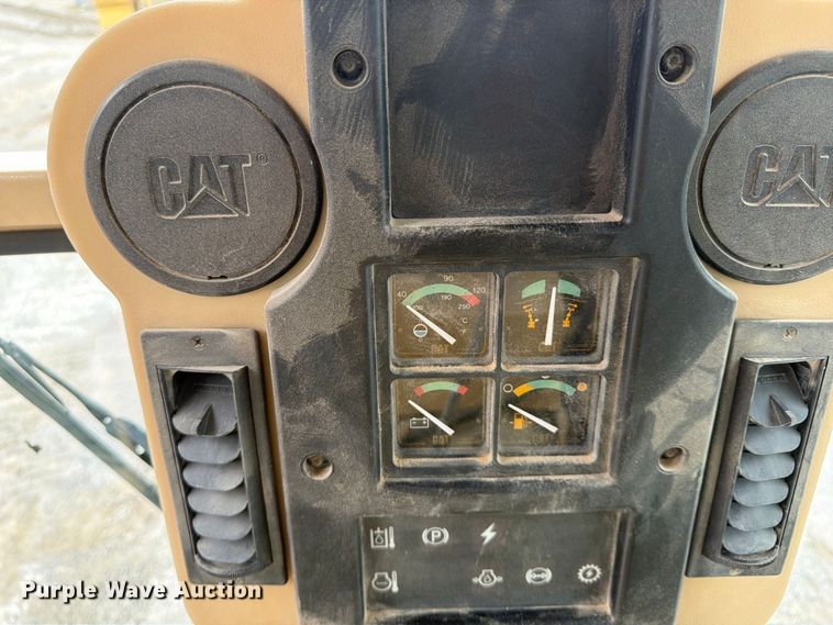 image for item FU4700 2001 Caterpillar 140H motor grader