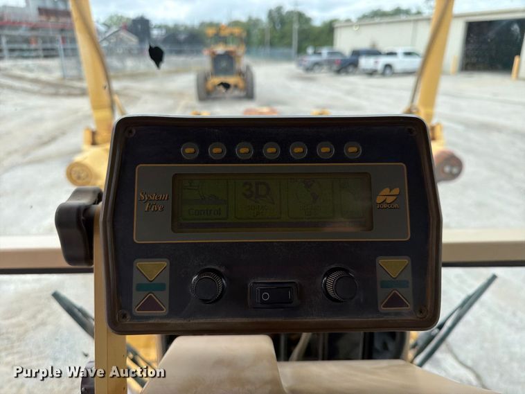 image for item FU4700 2001 Caterpillar 140H motor grader