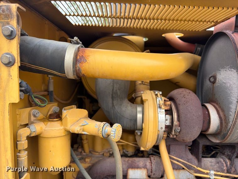 image for item FU4700 2001 Caterpillar 140H motor grader
