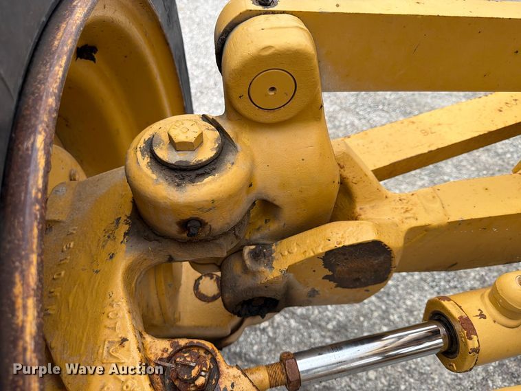 image for item FU4700 2001 Caterpillar 140H motor grader