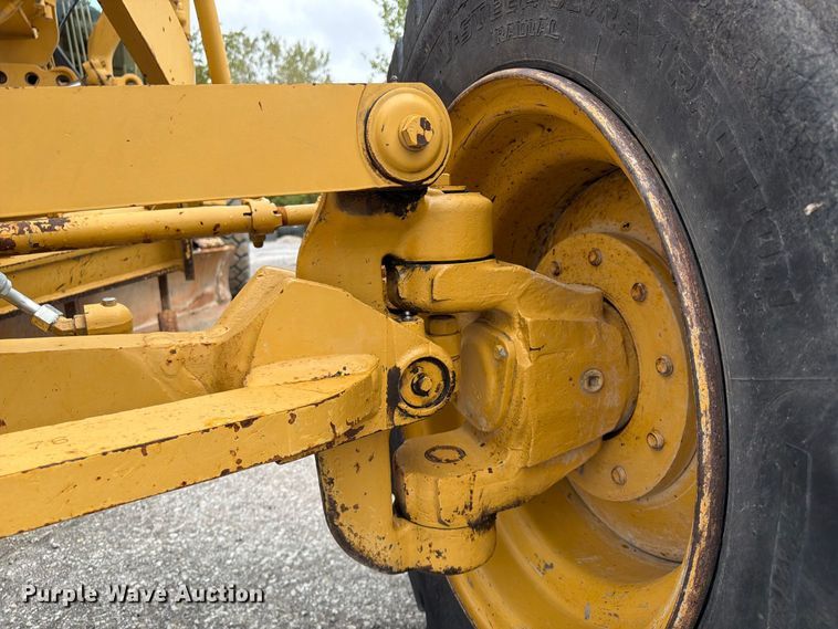 image for item FU4700 2001 Caterpillar 140H motor grader