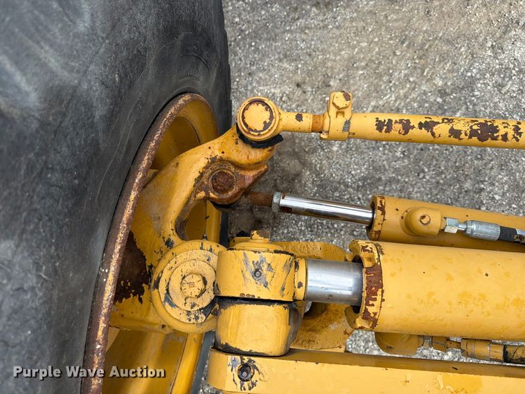 image for item FU4700 2001 Caterpillar 140H motor grader