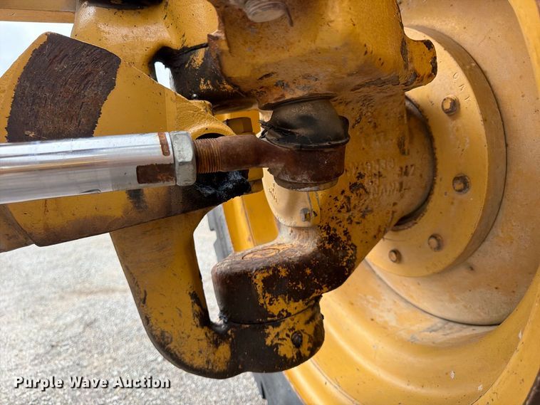 image for item FU4700 2001 Caterpillar 140H motor grader