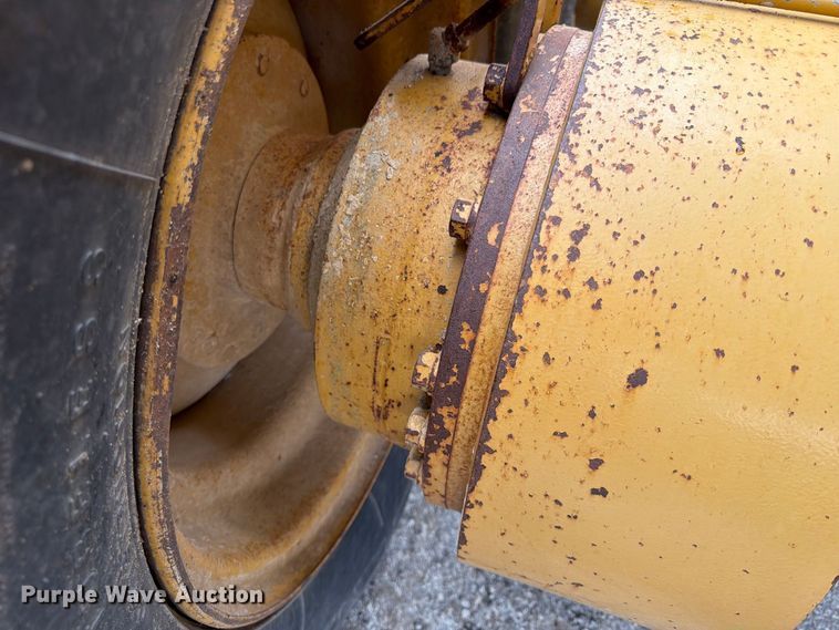 image for item FU4700 2001 Caterpillar 140H motor grader