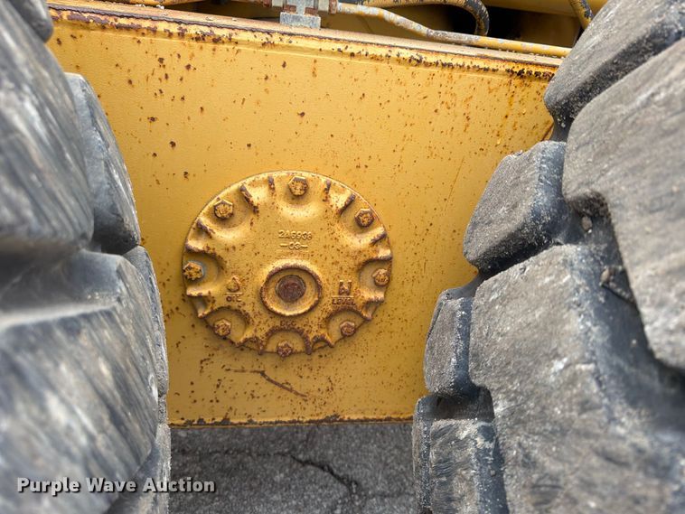 image for item FU4700 2001 Caterpillar 140H motor grader